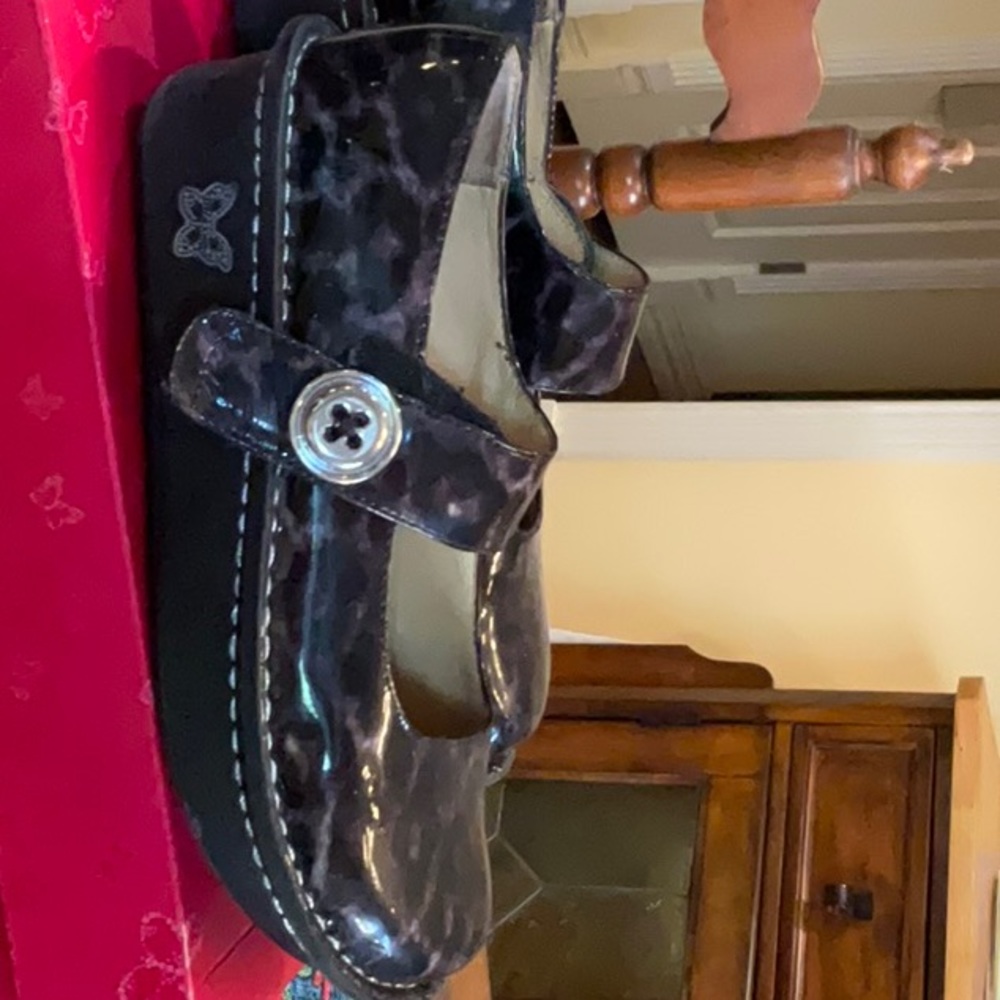 Size 36 ALEGRIA loafers